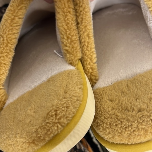 FRUIT OF THE LOOM MENS RELAXING PANTS SIZE 32-34 MEDIUM AND MENS HOUSE SLIPPERS - Picture 12 of 16